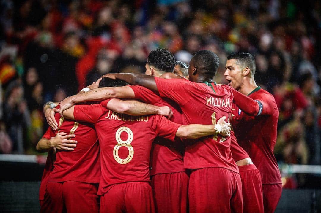 ファビオ・コエントランのインスタグラム：「É hoje! 🇵🇹 Somos 11 milhões!! Vamos lá pessoal 💪🏼, boa sorte!!」