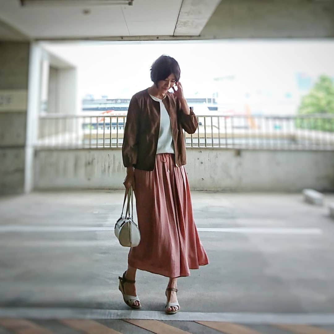 naoyou2006のインスタグラム：「. . 今日はママ友とお台場でランチ してきました . 思春期の娘を持つ親同士 話題に事欠かず 話しが尽きない尽きない🙈🙉🙊 . . #instacode#coordinate#outfit #instafashion#mineby3mootd #instagood#ponte_fashion #Instagrammy #kaumo#kaumo_fashion #ママ雑誌sakura #locari#KURASHIRU #snapgram_jp#ootd_kob #スナップミー#4yuuu #perenne_style#perennegram」