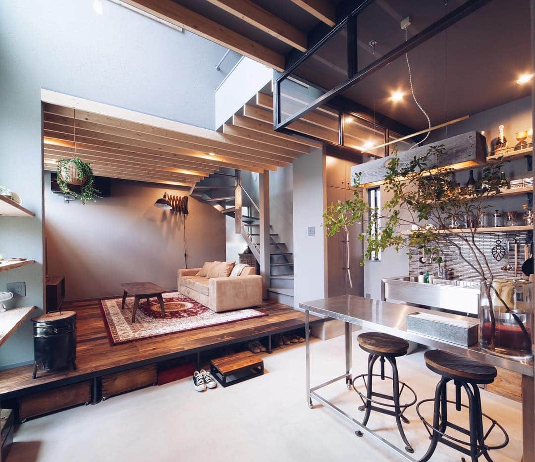 Sturdy Style 一級建築士事務所 東京店さんのインスタグラム写真 - (Sturdy Style 一級建築士事務所 東京店Instagram)「【オープンハウス情報】 7月上旬にオープンハウスを開催いたします。建物と家具と雑貨のバランスがとても素敵な物件です。詳細情報は後日お知らせいたします。  #sturdystyle#architecture#house#design#openhouse#mortar#stainless#antique#lighting  #スターディスタイル#設計事務所#建築#住宅#家#注文住宅#デザイン#デザイナーズ住宅#オープンハウス#現場見学会#家づくり#モルタル#ステンレス#アンティーク#照明」6月16日 0時49分 - sturdystyle.official