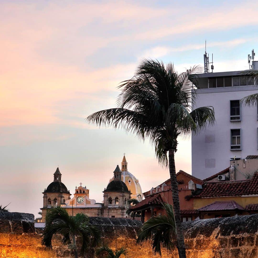 ジェリー・ブラッカイマーさんのインスタグラム写真 - (ジェリー・ブラッカイマーInstagram)「In Budapest and back on the set of @geminimanmovie. Had a chance to look through my photos from Cartagena and had a few I wanted to share. Beautiful place.  #GeminiMan #Cartagena #Colombia」6月16日 2時14分 - jerrybruckheimer