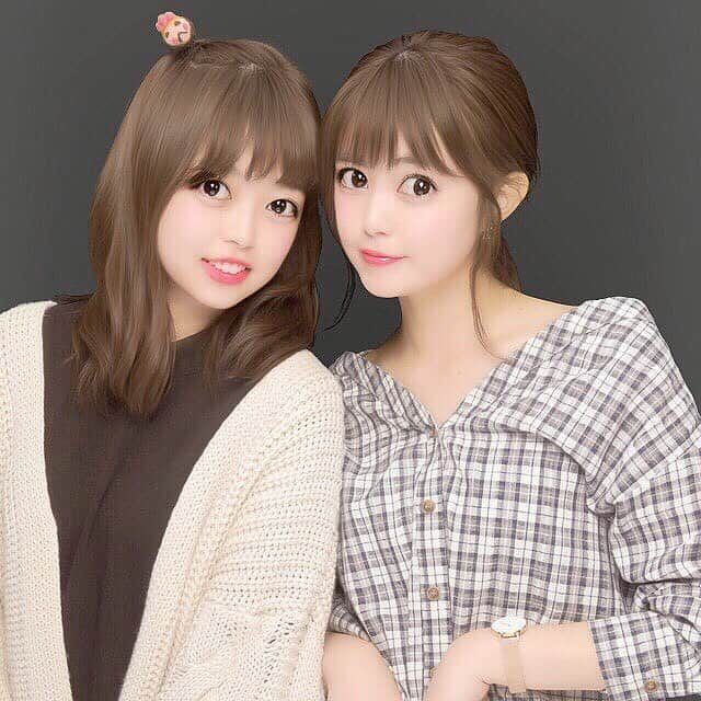 前田亜美のインスタグラム：「* * お仕事前にデート。安定のいもうと。←* * * 頭になんか乗ってるよ⠒̫⃝* * 🐸* *  #姉妹プリ #プリント倶楽部  #🐸顔 #ケロ顔」