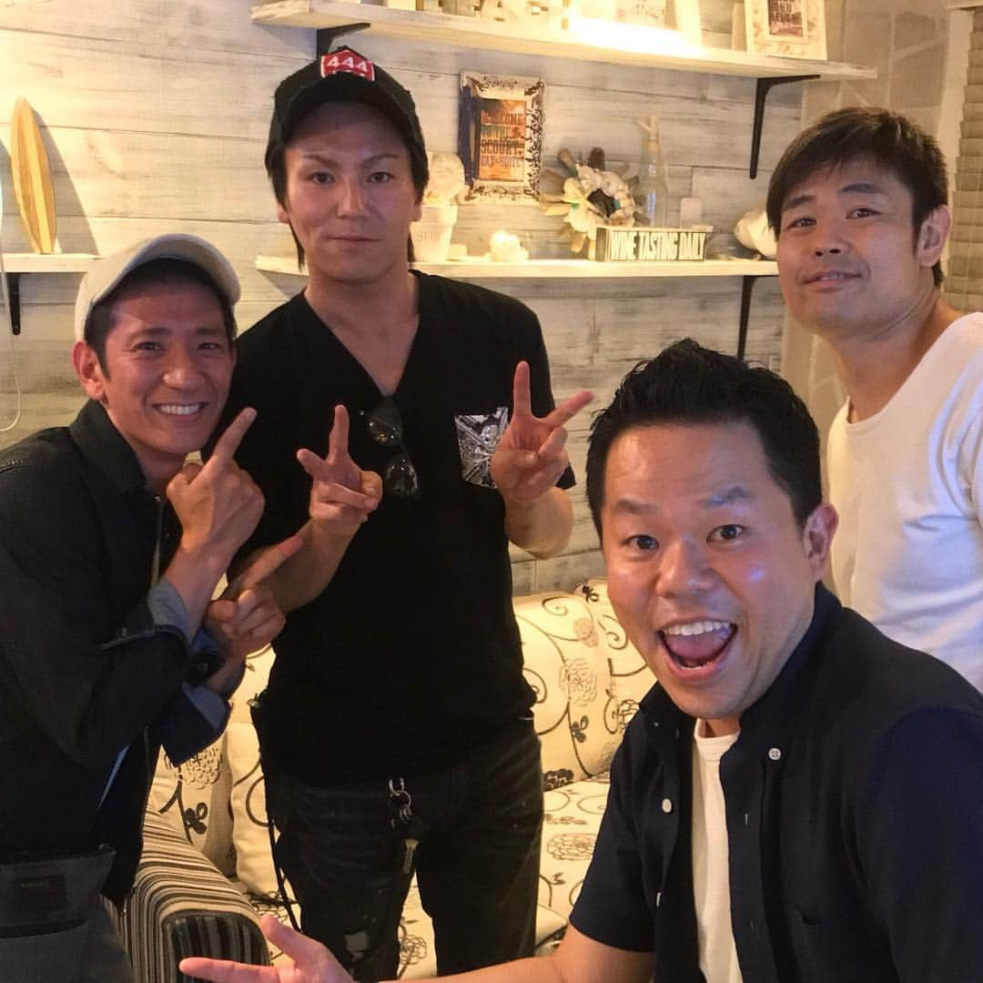 柴田英嗣さんのインスタグラム写真 - (柴田英嗣Instagram)「芸について  #なんも話さない #いや話さないんかいっ #じゃなんの話したのか？ #ほぼ覚えてない #いやおぼえないんかいっ #けど楽しかった #津田のすぐ言う〜だけ覚えてる #良い刺激になったからがんばろっと」6月16日 18時11分 - shibata_untouchable