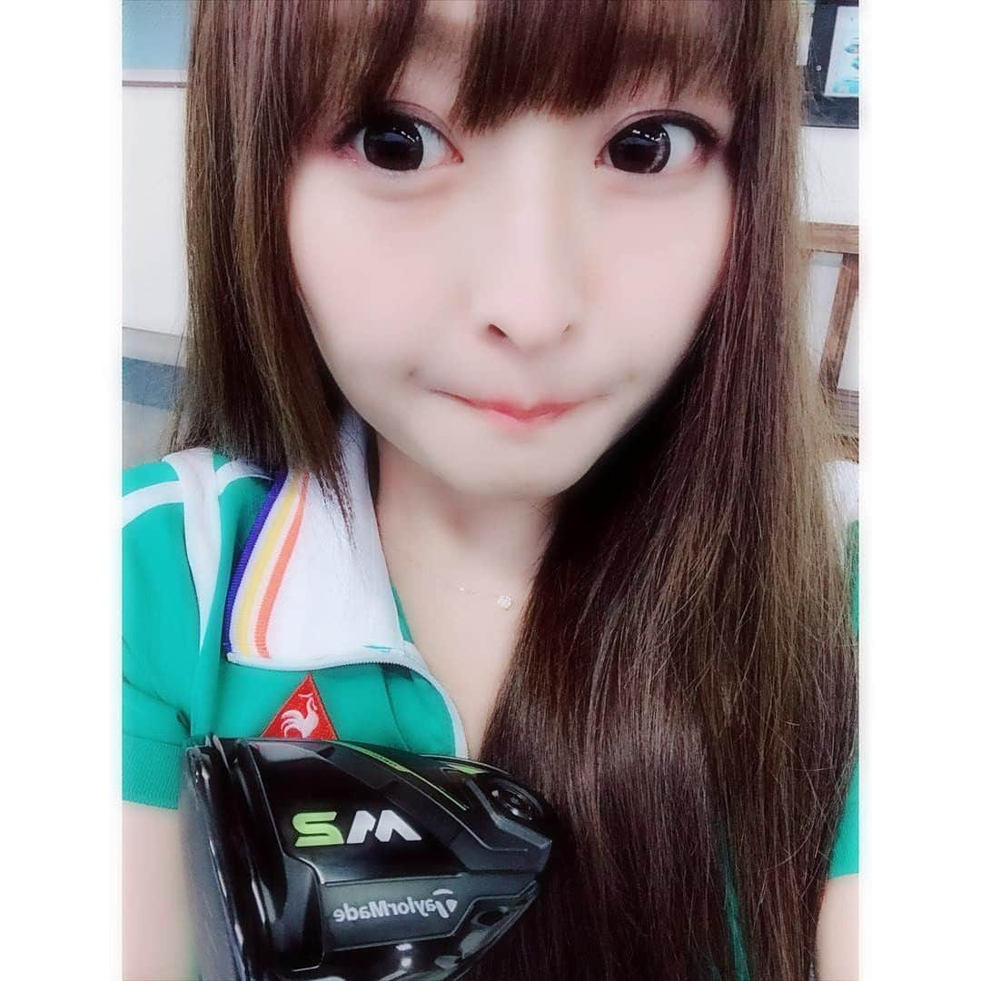 golfjoshiさんのインスタグラム写真 - (golfjoshiInstagram)「. . りーたむさん( @ritam_golf )の素敵なお写真😊✨ おニューのドライバーを持ってパシャり☺️🍎 . 掲載を希望される方は、投稿する時に @golfjoshi と #golfjoshi のタグを付けてご投稿ください😆❣️ . #goodtime #ゴルフ好きな人と繋がりたい #ゴルフコーデ #golfbabe #女子カメラフォト部 #インスタゴルフ部 #golfgirl #trip #ゴルフ部 #大人可愛いコーデ #ゴルフ #ゴルフウェア #ゴルフ大好き #womensgolf #インスタゴルフ #カメラ女子 #コンペ #オシャレ #スポーツ女子 #ゴルフファッション #golfwear #ゴルフ好きと繋がりたい #ゴルフ場 #instagolf #カメラ女子部 #ゴルフ女子  #ゴルフクラブ #キャロウェイ」6月17日 3時07分 - golfjoshi