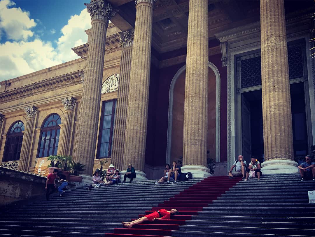 エリイ さんのインスタグラム写真 - (エリイ Instagram)「The Godfather Part III  ソフィアコッポラが撃たれたとこ  #thegodfatherpart3 #Sicily #ゴッドファーザー #ゴッドファーザー3 #シチリア島 #thegodfather」6月17日 6時43分 - elliechimpom