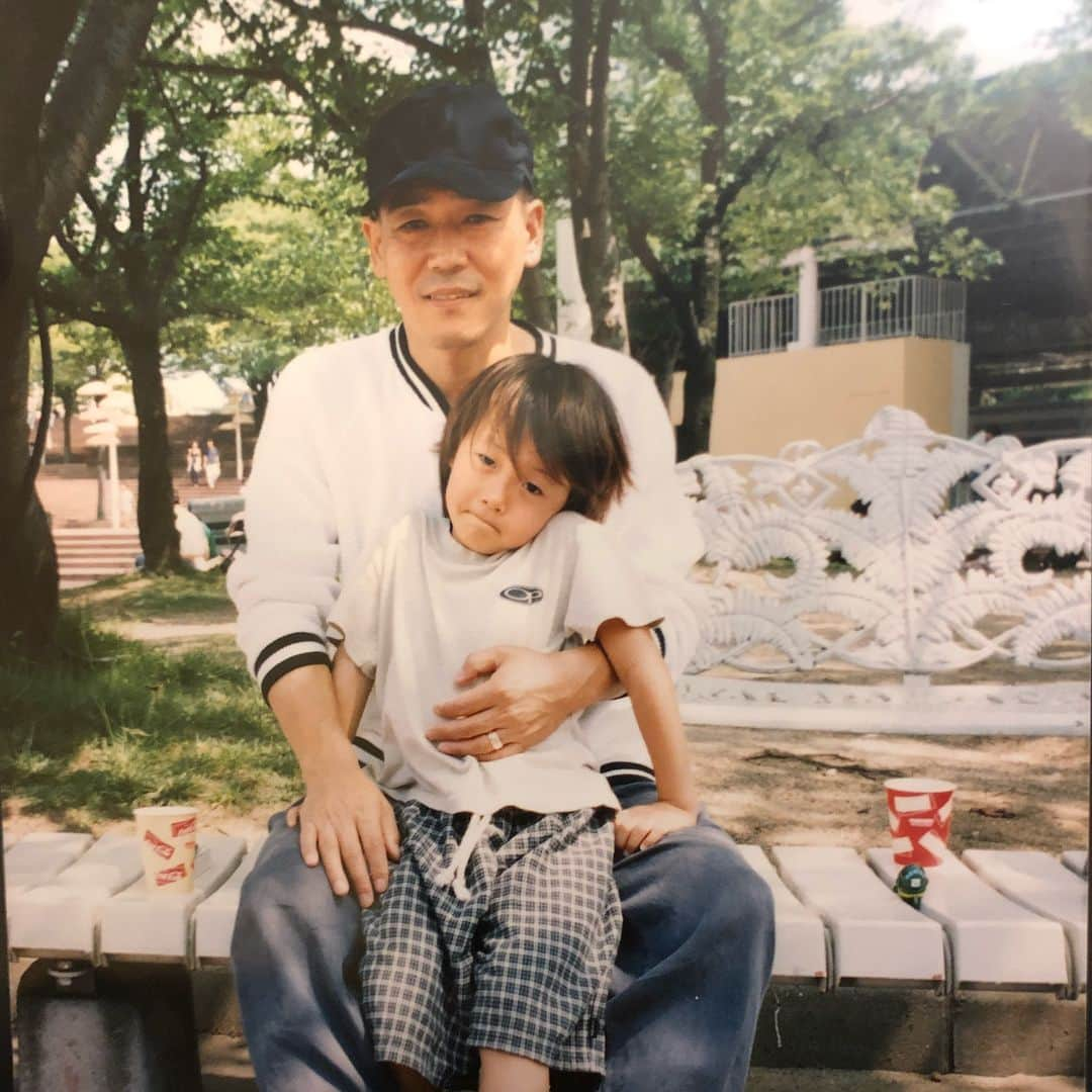 中務裕太さんのインスタグラム写真 - (中務裕太Instagram)「Happy Father's Day✨ 父の日ですね👨 普段恥ずかしくて言えない 「ありがとう」の気持ちを お父さんに 伝えてあげてください😁✨ #父の日 #大好きな #おとん #いつも天国から #見守ってくれて #ありがとう #これからも #活躍見ててや #👨‍👦 #おとんみたいな #優しくて #強い男になる #☺️」6月17日 20時06分 - yuta_nakatsuka_official