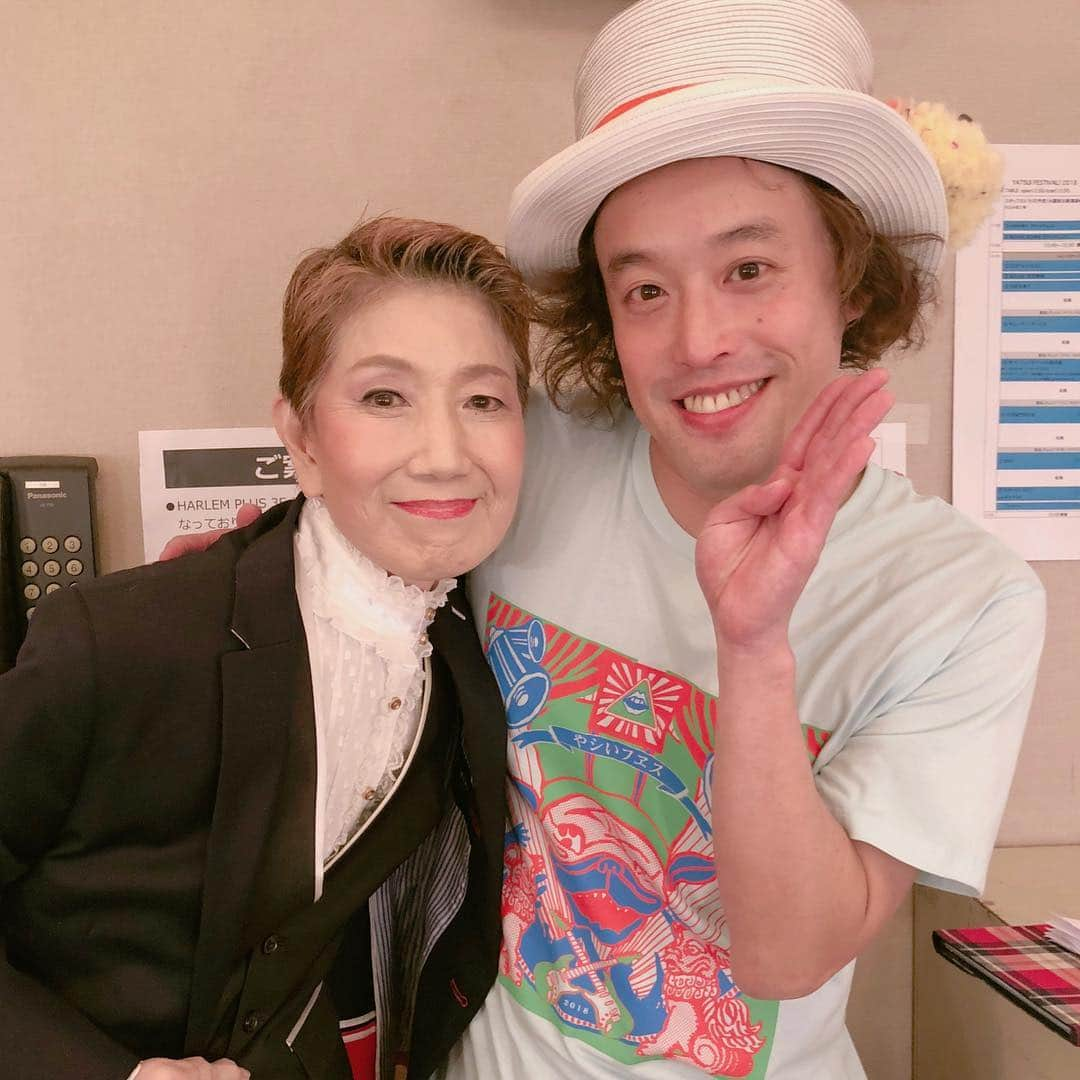 やついいちろうさんのインスタグラム写真 - (やついいちろうInstagram)「水前寺清子さんと「三百六十五歩のマーチ」を歌った。凄かった！！！めちゃ面白いし、最高！  #やついフェス」6月17日 13時54分 - yatsuiichiro