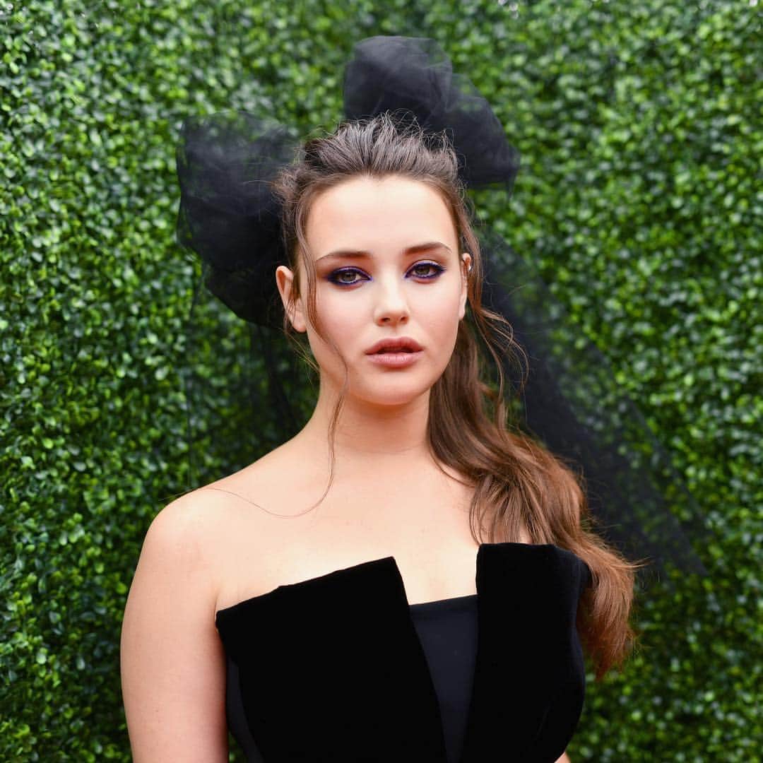 Teen Vogueさんのインスタグラム写真 - (Teen VogueInstagram)「OK #KatherineLangford with the gothic chic vibes! 🔥👏 #MTVAwards」6月17日 14時04分 - teenvogue