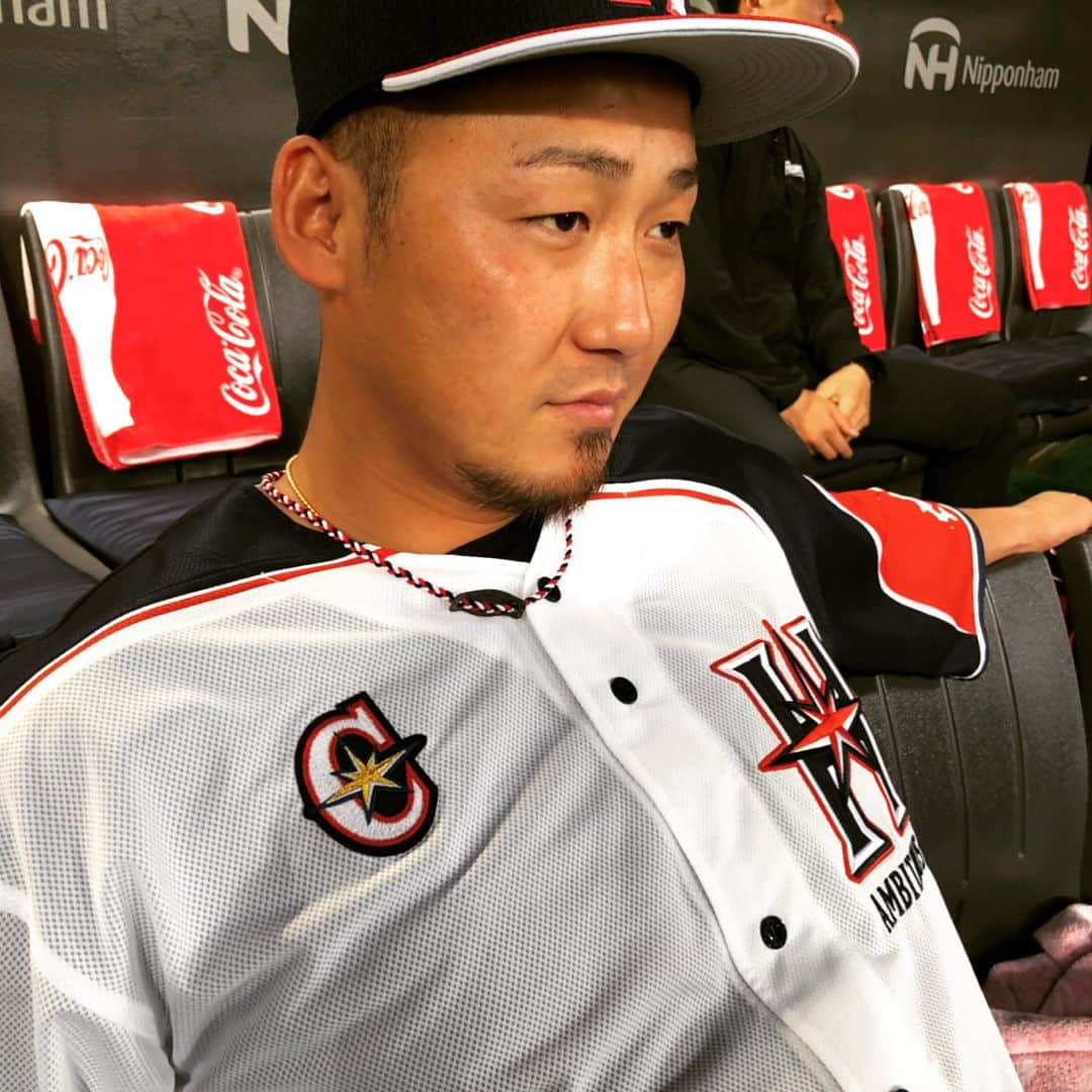 北海道日本ハムファイターズさんのインスタグラム写真 - (北海道日本ハムファイターズInstagram)「Ambitious Hokkaido!!! #lovefighters #いちばん青い空にしよう #大田泰示 #中田翔 #中島卓也 #松本剛 #鶴岡慎也 #ブランドンレアード #今年はこのユニフォーム #気合い入れていこう #かっこいい」6月17日 14時36分 - fighters_official