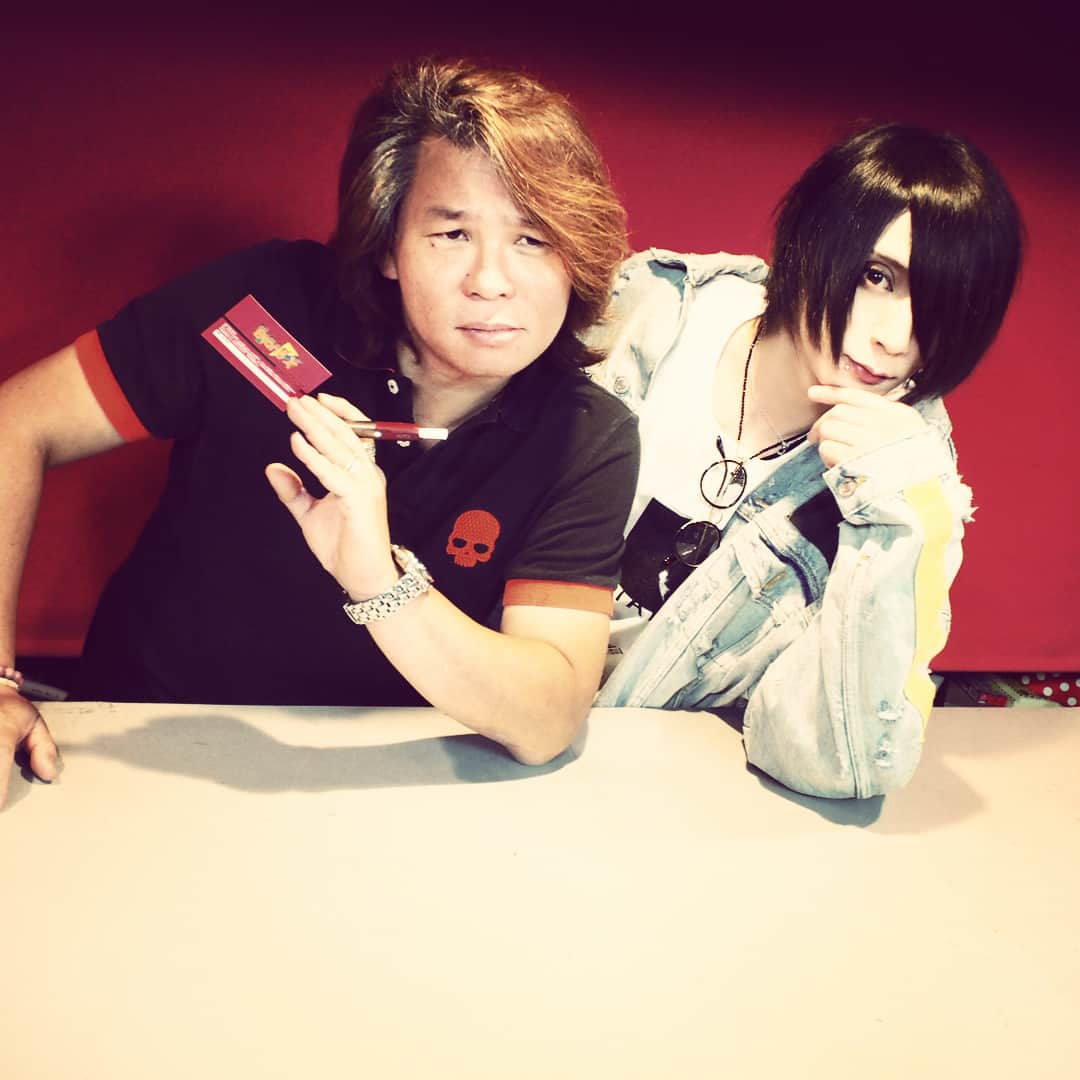 ハク のインスタグラム：「あれがあれ ばらばらに散らばりそう  #ブランドX #矢田さん #NEWCLASSIC #海賊王はおれだ」