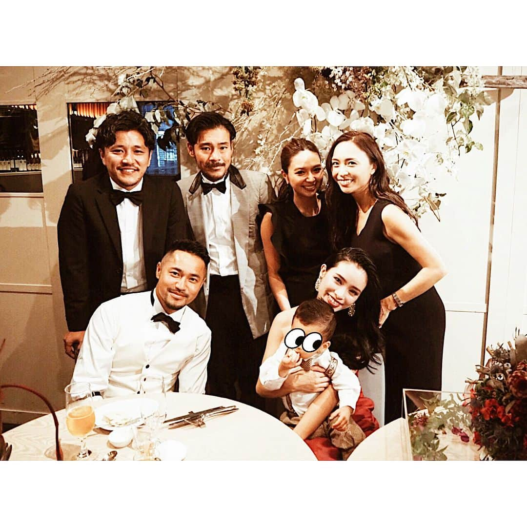 岡田美季さんのインスタグラム写真 - (岡田美季Instagram)「昨日はさよことけんうくんの結婚式💒💗 笑いあり涙ありの素敵な披露宴🌹 飲み友達から家族ぐるみのお付き合いに変わっていく幸せな環境。 綺麗すぎてずっと見てられた😂❤️ 末永くお幸せにとこれからもよろしくね💞 #wedding」6月17日 19時13分 - mikiokada0225