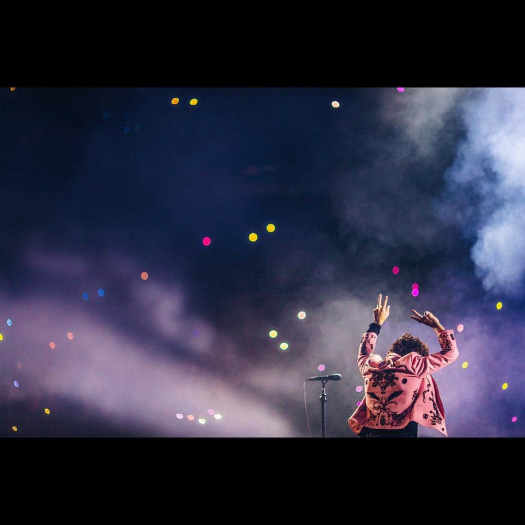 ハリー・スタイルズさんのインスタグラム写真 - (ハリー・スタイルズInstagram)「Toronto, Live On Tour.」6月18日 5時13分 - harrystyles