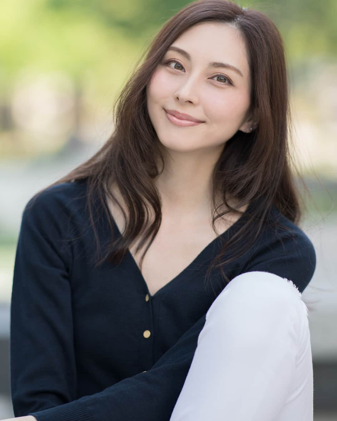 大塚まゆりのインスタグラム：「2択まで来ました！ さぁ決まるのはどっちでしょうね〜〜？ 楽しみです✨ #宣材写真 #スペースクラフト #model #shooting #作品撮り #makeup #fashion #smile」