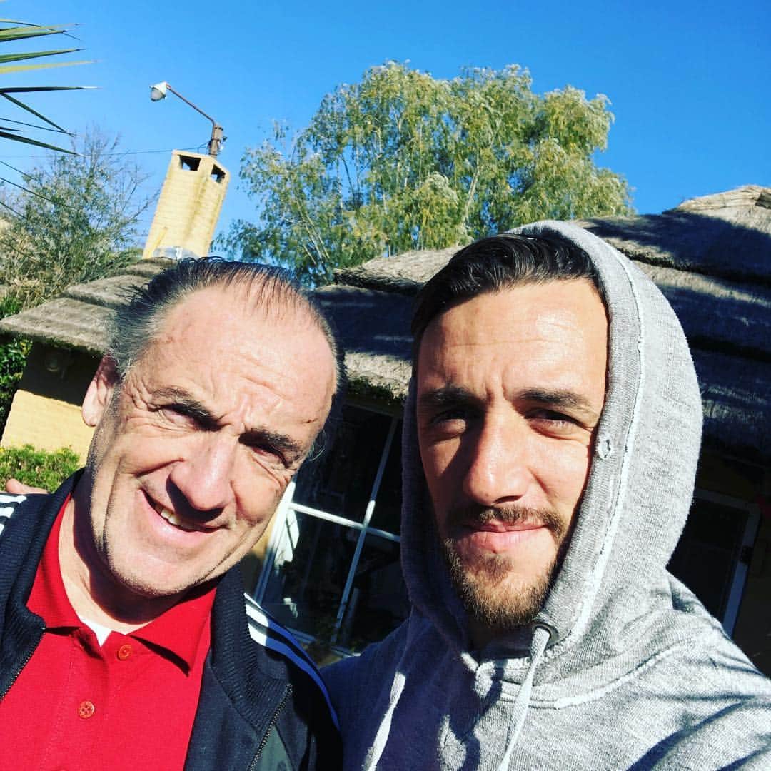 のインスタグラム：「ME TOCO EL MEJOR....FELIZ DÍA VIEJO🎉🎉.. #diadelpadre#Argentina」