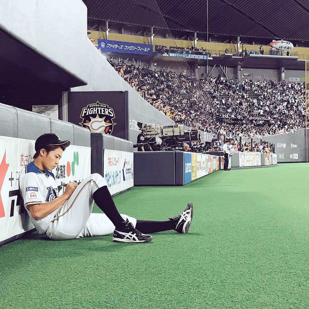 北海道日本ハムファイターズさんのインスタグラム写真 - (北海道日本ハムファイターズInstagram)「4勝2敗 #lovefighters #いちばん青い空にしよう #lovetakuya #中島卓也 #ありがとう #大きな声援 #温かい応援 #感謝 #6連戦は #4勝2敗 #明日は #広島 #次の #ホームゲーム #大声援 #待ってます」6月18日 1時11分 - fighters_official