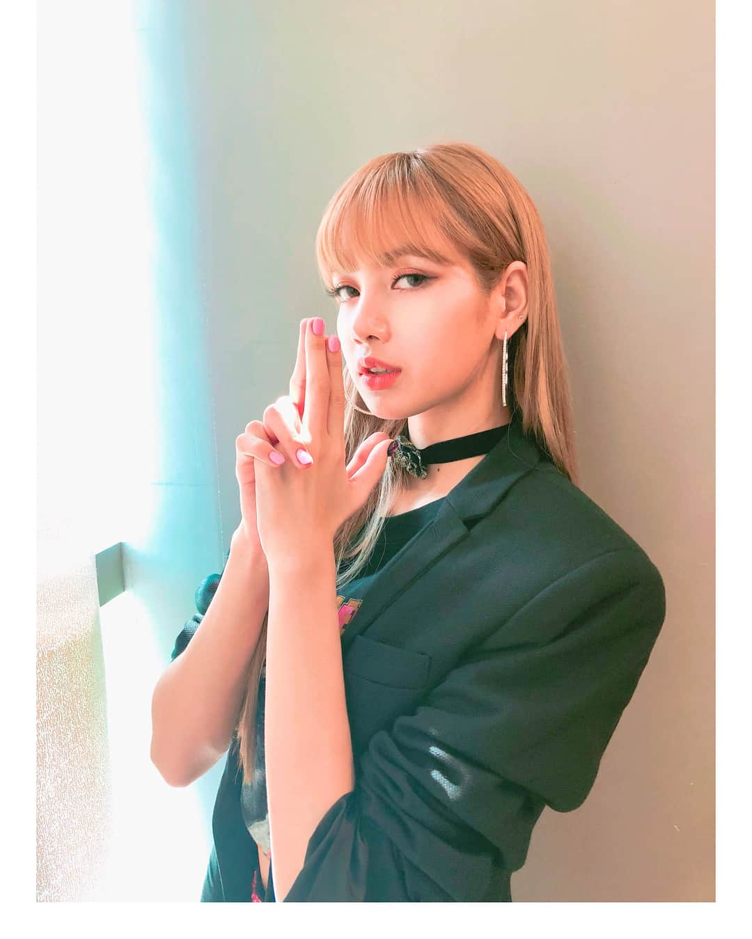 リサさんのインスタグラム写真 - (リサInstagram)「#BLACKPINK#LISA#DDUDUDDUDU#블랙핑크#리사#뚜두뚜두 Hi everyone!!~ Thank you so so much for all the support. 블링크~~ 항상 곁에 있어주고 응원해줘서 너무 고마워여~☺️ 업데이트 자주 할께요><!히히 ขอบคุณทุกๆกำลังใจและแรงเชียร์จากบลิ๊งค์นะคะ! ฝันดีค้าบผม🌟」6月18日 1時44分 - lalalalisa_m