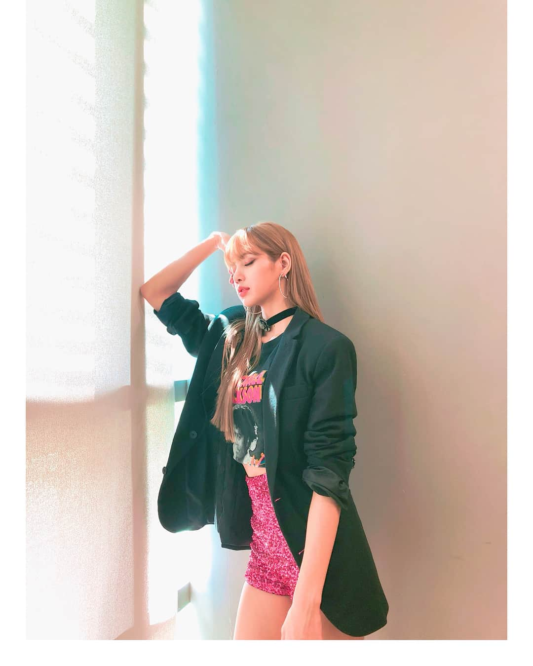 リサさんのインスタグラム写真 - (リサInstagram)「#BLACKPINK#LISA#DDUDUDDUDU#블랙핑크#리사#뚜두뚜두 Hi everyone!!~ Thank you so so much for all the support. 블링크~~ 항상 곁에 있어주고 응원해줘서 너무 고마워여~☺️ 업데이트 자주 할께요><!히히 ขอบคุณทุกๆกำลังใจและแรงเชียร์จากบลิ๊งค์นะคะ! ฝันดีค้าบผม🌟」6月18日 1時44分 - lalalalisa_m