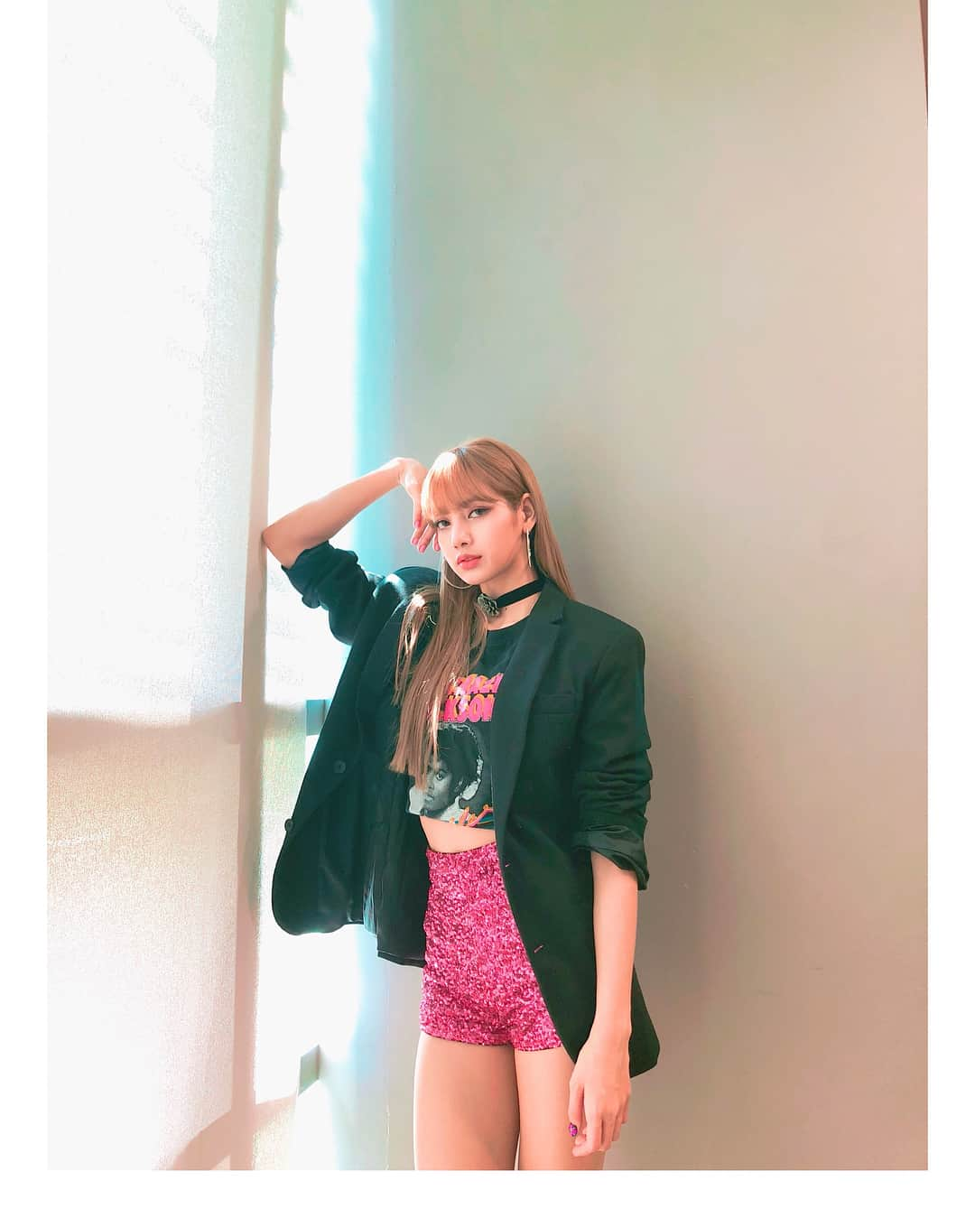 リサさんのインスタグラム写真 - (リサInstagram)「#BLACKPINK#LISA#DDUDUDDUDU#블랙핑크#리사#뚜두뚜두 Hi everyone!!~ Thank you so so much for all the support. 블링크~~ 항상 곁에 있어주고 응원해줘서 너무 고마워여~☺️ 업데이트 자주 할께요><!히히 ขอบคุณทุกๆกำลังใจและแรงเชียร์จากบลิ๊งค์นะคะ! ฝันดีค้าบผม🌟」6月18日 1時44分 - lalalalisa_m