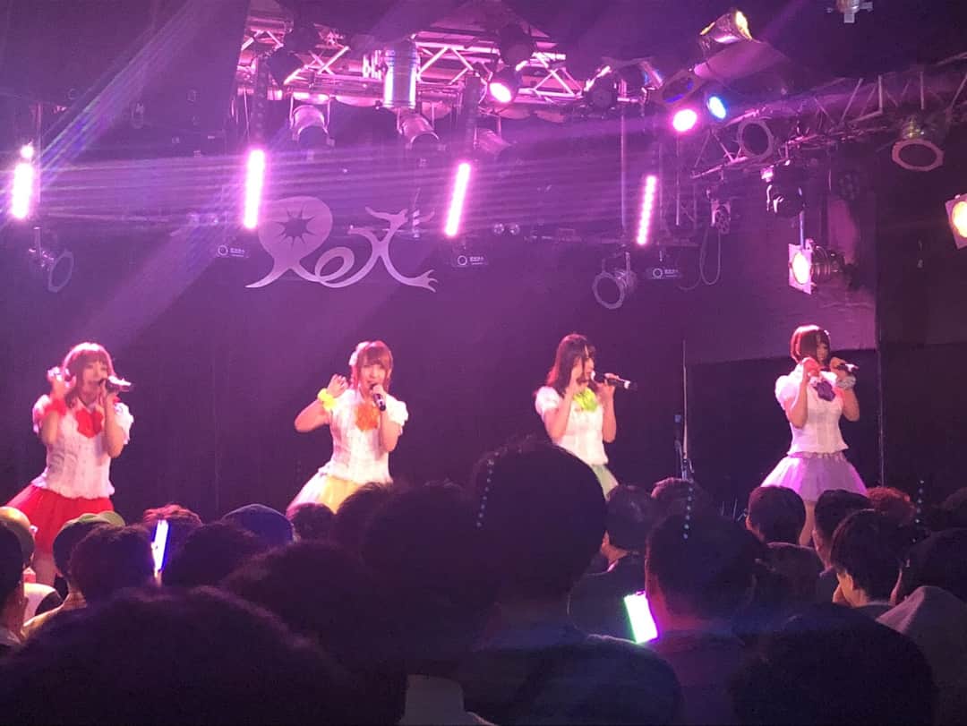 愛原れのさんのインスタグラム写真 - (愛原れのInstagram)「レディマニア＠渋谷REX来てくれたみんなありがとー！！＼( 'ω')／💓 新衣装のお披露目でもありました🙈❤️ なかなか好評でよかった😘💖 ＊ ＊ ＊ #渋谷rex #LIVE #レディマニア #担当カラー の #新衣装 #担当カラーは黄色 #ラブリーポップス #ラブポ #愛原れの #大森玲菜 #真田美樹 #星空もあ #市橋えりな #今日は5人体制でした💛❤️💜💚💙 #次回は６人揃いそう💗 #沖田里緒 #僕らは嘘つき さん #原宿バンビーナ さん #ルルディ さん  #天使もえ さん #高橋しょうこ さん #桐谷まつり さん #あおいれな さん #皆さんお疲れ様でした💕」6月19日 0時06分 - reno_aihara