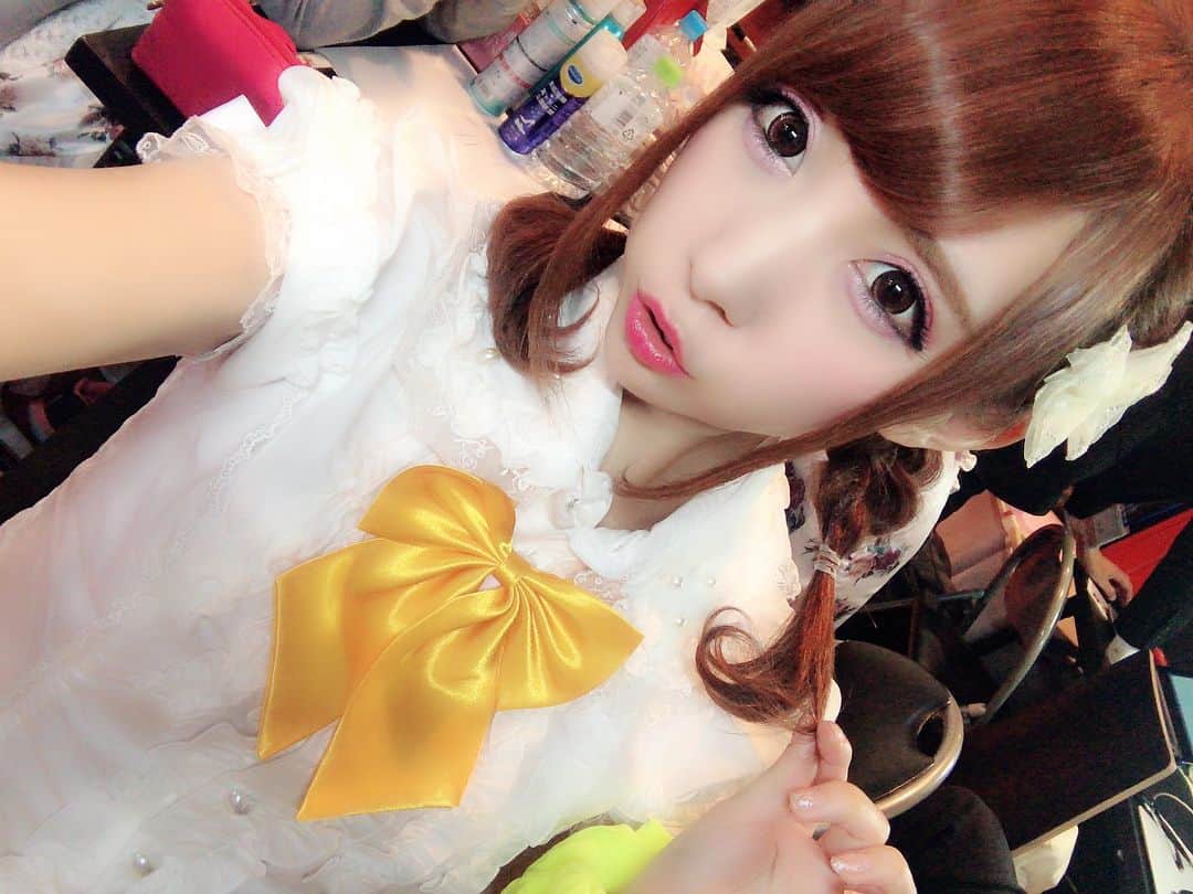 愛原れのさんのインスタグラム写真 - (愛原れのInstagram)「レディマニア＠渋谷REX来てくれたみんなありがとー！！＼( 'ω')／💓 新衣装のお披露目でもありました🙈❤️ なかなか好評でよかった😘💖 ＊ ＊ ＊ #渋谷rex #LIVE #レディマニア #担当カラー の #新衣装 #担当カラーは黄色 #ラブリーポップス #ラブポ #愛原れの #大森玲菜 #真田美樹 #星空もあ #市橋えりな #今日は5人体制でした💛❤️💜💚💙 #次回は６人揃いそう💗 #沖田里緒 #僕らは嘘つき さん #原宿バンビーナ さん #ルルディ さん  #天使もえ さん #高橋しょうこ さん #桐谷まつり さん #あおいれな さん #皆さんお疲れ様でした💕」6月19日 0時06分 - reno_aihara
