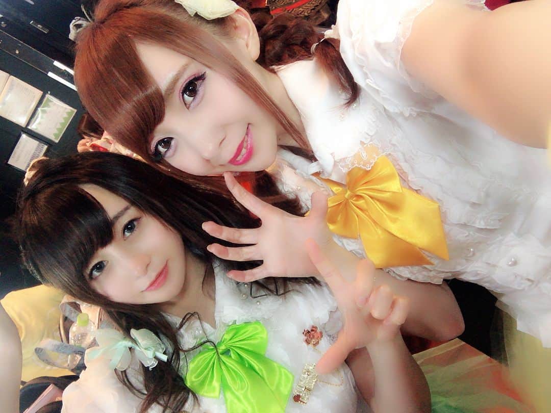 愛原れのさんのインスタグラム写真 - (愛原れのInstagram)「レディマニア＠渋谷REX来てくれたみんなありがとー！！＼( 'ω')／💓 新衣装のお披露目でもありました🙈❤️ なかなか好評でよかった😘💖 ＊ ＊ ＊ #渋谷rex #LIVE #レディマニア #担当カラー の #新衣装 #担当カラーは黄色 #ラブリーポップス #ラブポ #愛原れの #大森玲菜 #真田美樹 #星空もあ #市橋えりな #今日は5人体制でした💛❤️💜💚💙 #次回は６人揃いそう💗 #沖田里緒 #僕らは嘘つき さん #原宿バンビーナ さん #ルルディ さん  #天使もえ さん #高橋しょうこ さん #桐谷まつり さん #あおいれな さん #皆さんお疲れ様でした💕」6月19日 0時06分 - reno_aihara