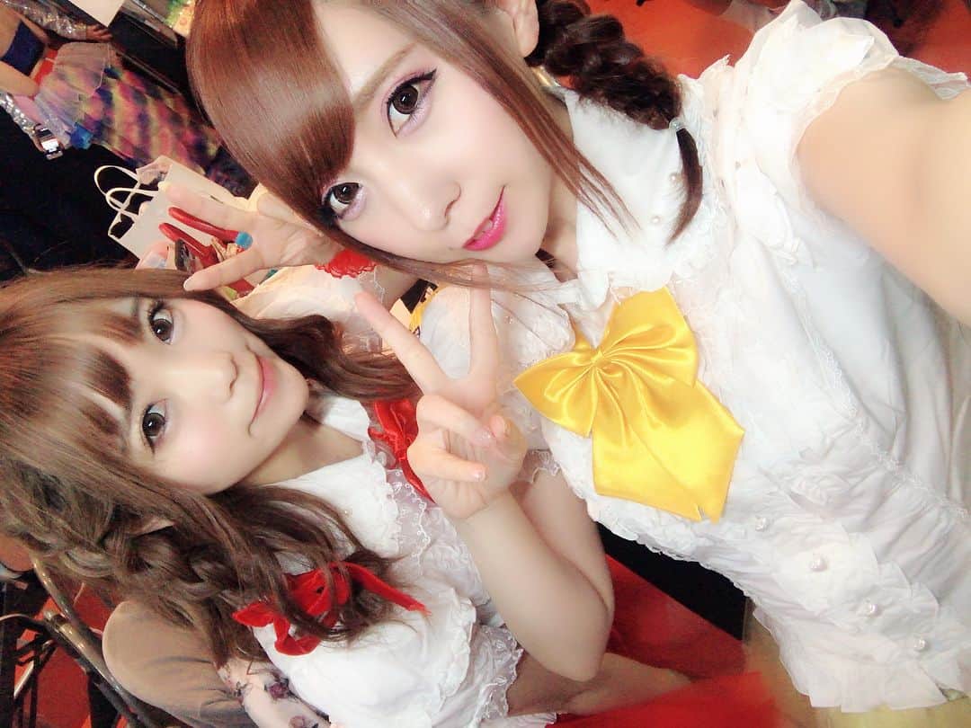 愛原れのさんのインスタグラム写真 - (愛原れのInstagram)「レディマニア＠渋谷REX来てくれたみんなありがとー！！＼( 'ω')／💓 新衣装のお披露目でもありました🙈❤️ なかなか好評でよかった😘💖 ＊ ＊ ＊ #渋谷rex #LIVE #レディマニア #担当カラー の #新衣装 #担当カラーは黄色 #ラブリーポップス #ラブポ #愛原れの #大森玲菜 #真田美樹 #星空もあ #市橋えりな #今日は5人体制でした💛❤️💜💚💙 #次回は６人揃いそう💗 #沖田里緒 #僕らは嘘つき さん #原宿バンビーナ さん #ルルディ さん  #天使もえ さん #高橋しょうこ さん #桐谷まつり さん #あおいれな さん #皆さんお疲れ様でした💕」6月19日 0時06分 - reno_aihara