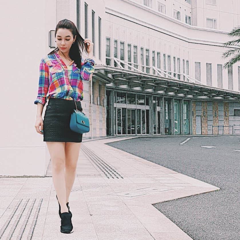 のインスタグラム：「#OOTD #LookDoDia #私服 • • • #vaidosa #blogueira #fashion #estilo #details #influencer #bolsa #コーデ #バッグ #おしゃれ #ファッション  #モデル #ハーフモデル #インスタグラマー  #インフルエンサー #blogger」