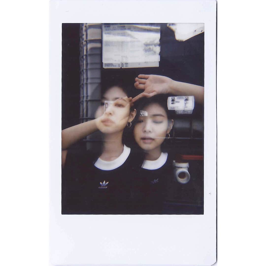 ジェニーさんのインスタグラム写真 - (ジェニーInstagram)「polaroid」6月19日 12時09分 - jennierubyjane