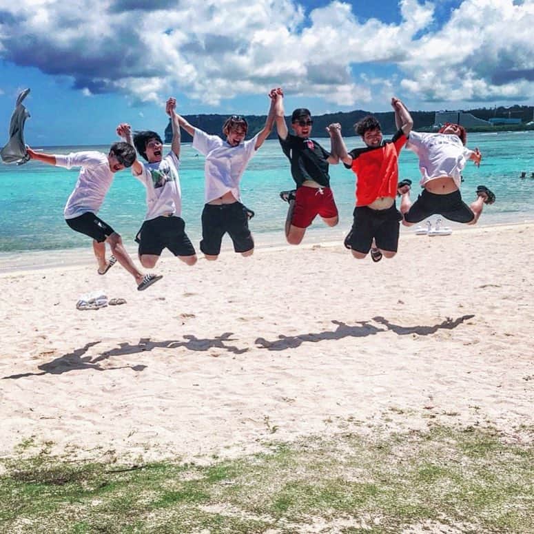 エイジのインスタグラム：「🇬🇺」