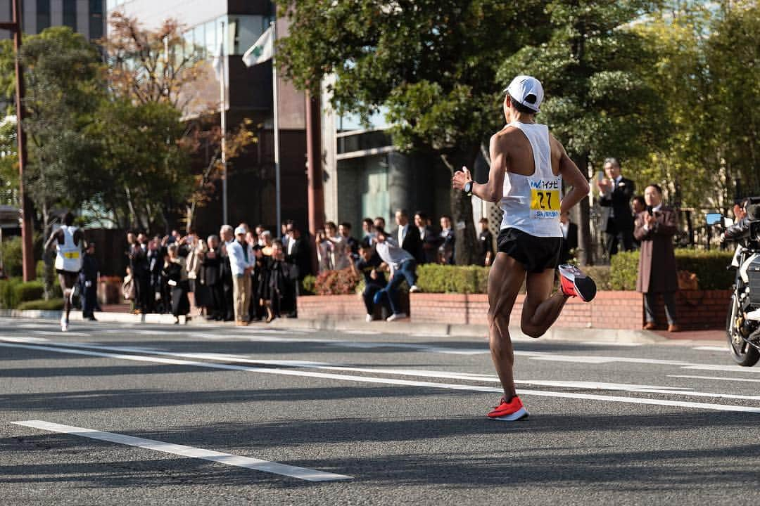 大迫傑さんのインスタグラム写真 - (大迫傑Instagram)「I am honored to announce that I’ll be racing @chimarathon .  次はシカゴマラソン。 マラソンで決勝弾を決めれるように頑張ります。俺は大迫傑だ！  #chicagomarathon #シカゴマラソン #marathon #マラソン #ワールドカップ #w杯 #サッカー #モチベーション #俺 は #大迫傑 #だ」6月20日 4時01分 - suguru_osako