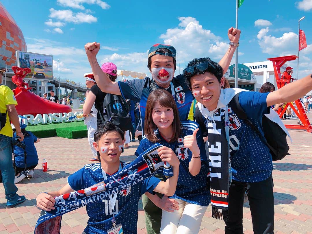 宇内梨沙さんのインスタグラム写真 - (宇内梨沙Instagram)「日本人サポーターも ぞくぞくとスタジアムに 駆けつけています！  あと１時間… そわそわしてしまいますね💦  両チームとも 非常に重く緊張感のある 表情でスタジアム入りしています。  対するコロンビア ハメスロドリゲス選手も 時折顔を伏せながら歩くなど 緊張感が伝わってきました。  落ち着きませんっ！」6月19日 20時03分 - risaunai