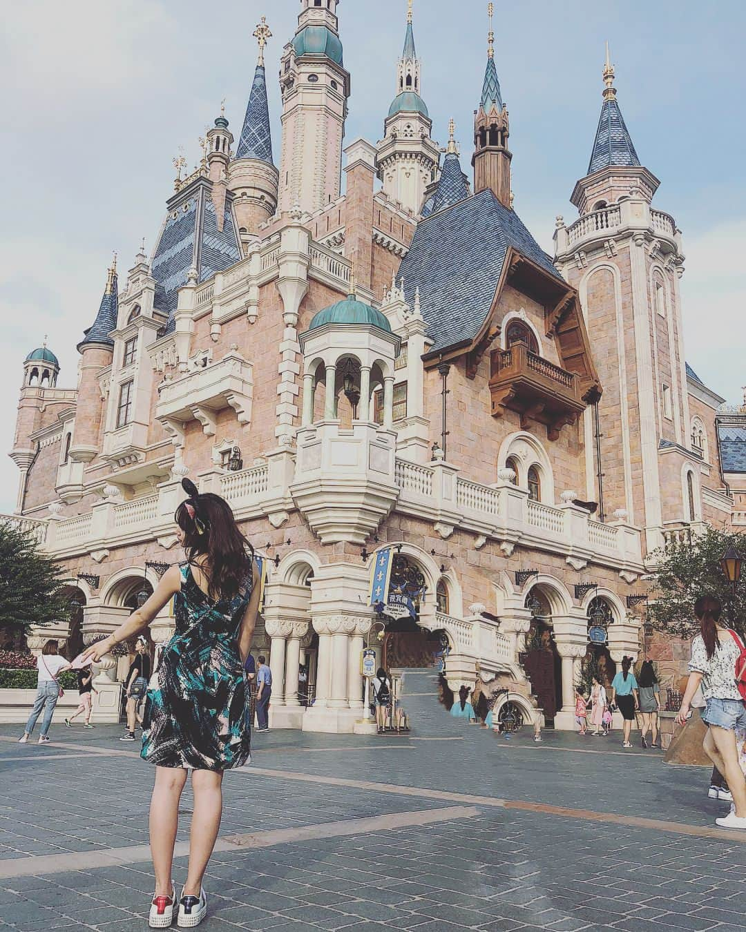 永尾まりやさんのインスタグラム写真 - (永尾まりやInstagram)「#shanghaidisneyland  #shanghai #上海」6月20日 0時15分 - mariyagi_san