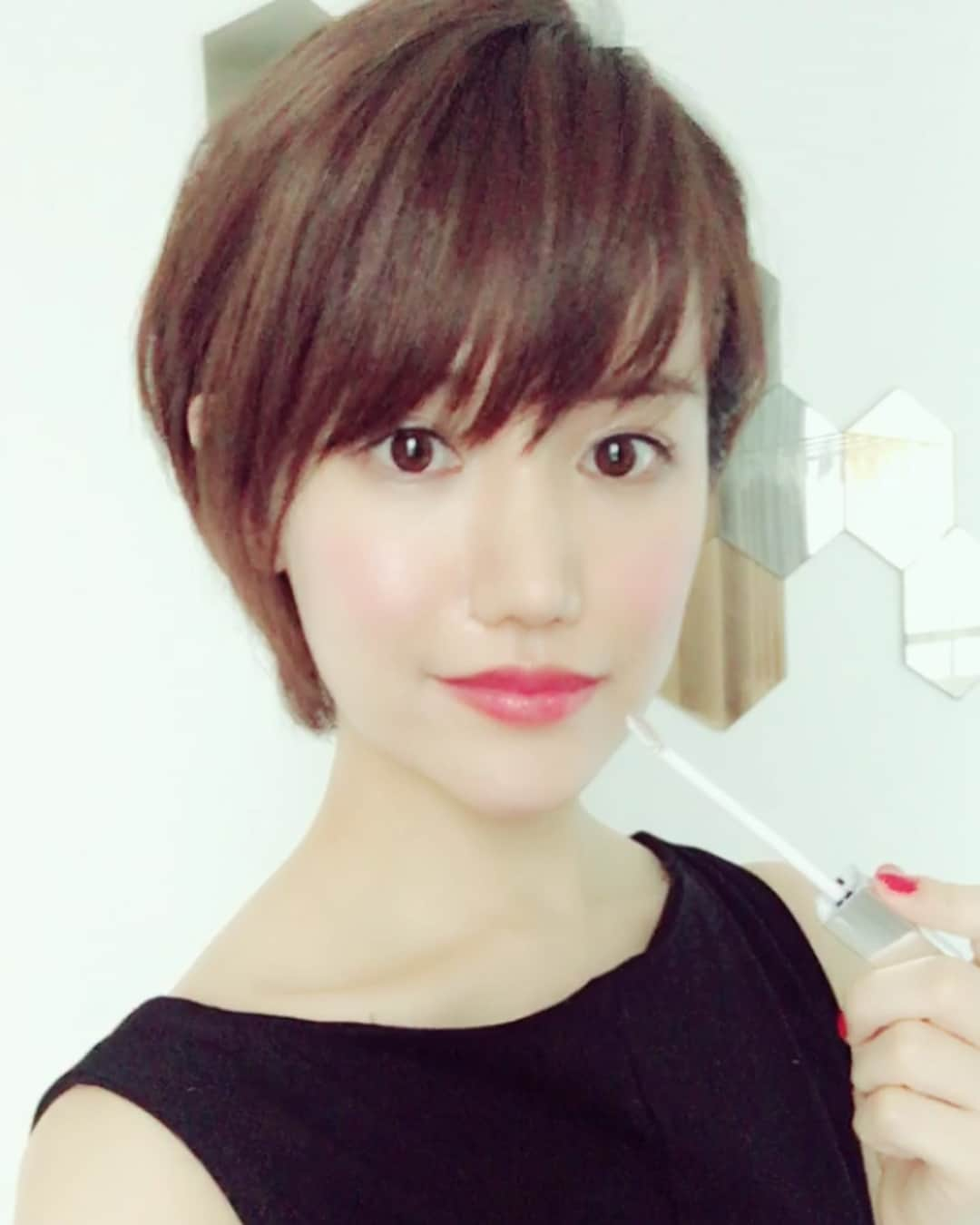 尾島沙緒里さんのインスタグラム写真 - (尾島沙緒里Instagram)「誕生日に頂いた#rmk の#青グロス 💄 ありがとうございます🙇‍♀️ #アールエムケー」6月20日 13時02分 - ojimasaori__newscaster