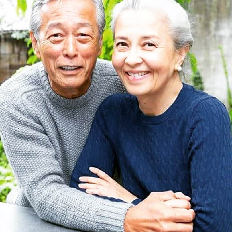 工藤村正のインスタグラム：「もう40年以上になるかな…僕の知っている一番素敵なMariage couple はこの二人が僕は世界中で多くの夫婦に出会って来たけど…本当に尊敬し、信じあい、許し合い、認め合い、お互いのするべき事をして常にそこには愛といういたわりや愛が流れてる。会うといつもアンナにお説教されるけど…すっと入って来る。いつの頃だったろう、岩城滉一夫妻のお正月元旦に訪ねて行ったら、トラデッショナルな彼らのおせちを振舞ってくれた。日本で忘れられない心身ともに温まったお正月を私は忘れられない❣️ もう一度、アンナの手料理が食べたいな…と、古希になって最初に食べたくなった食事です‼️本当のソールフードなんだ‼️❣️(^-^)❤️ ！、」