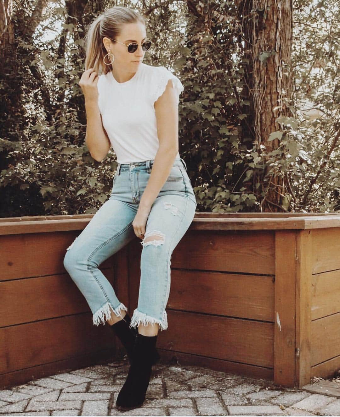 C&Cカリフォルニアのインスタグラム：「never be afraid of a little fray 😍 @in_my_blonde_style in #candccalifornia denim」