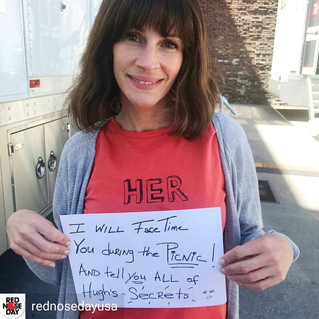 ジュリア・ロバーツ（ファンアカウント）さんのインスタグラム写真 - (ジュリア・ロバーツ（ファンアカウント）Instagram)「Repost @rednosedayusa -  Julia Roberts wants to FaceTime with you on your picnic with Hugh Grant - but it's your FINAL CHANCE to enter. Support #RedNoseDay and click our link in bio or go to omaze.com/Hugh before it's too late. #HughGrant #JuliaRoberts #NottingHill」6月20日 10時57分 - juliaroberrts