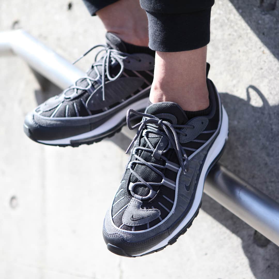 のインスタグラム：「〔NEW RELEASE〕 NIKE AIR MAX 98 SE (ao9380-001) ¥18,000 +TAX . . #atmos#atmospink#atmospink_rakuten#R_fashion#fashion#shoes#nike#airmax #スニーカー#ファッション#アトモス#アトモスピンク#足元くら部#ナイキ#コーデ#エアマックス#sneaker#sneakers#sneakerhead#sneakernews#sneakerfreak#hypebae #sneakerfreaker#snkrfrkr#kicks#kickstagram#wdywt#ootd#airmax98」