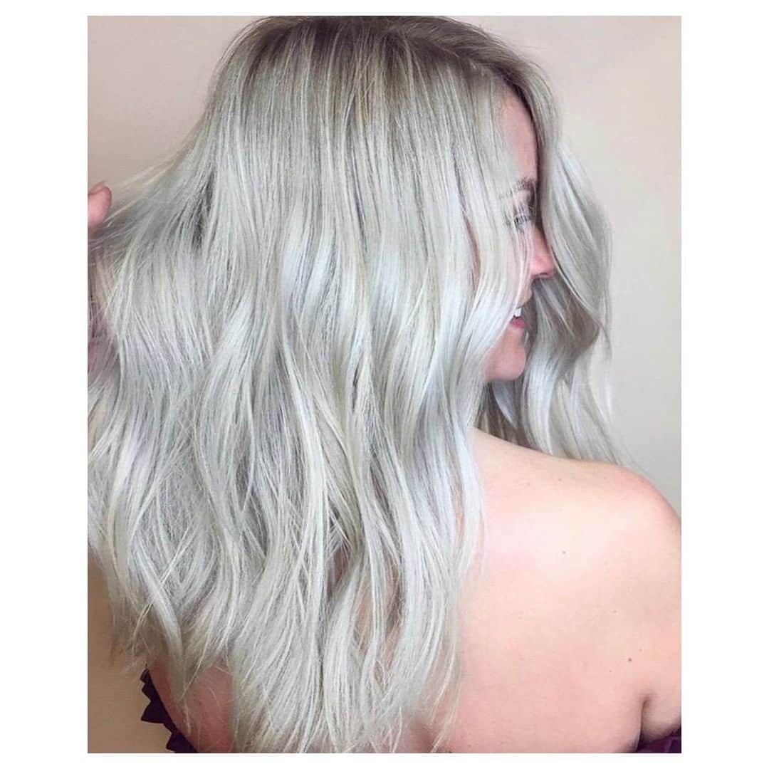 CosmoProf Beautyさんのインスタグラム写真 - (CosmoProf BeautyInstagram)「Creme Lightener For The Win🏆 ✨ @cassiskovic used the NEW @kenraprofessional Simply Blonde Creme Lightener to create this bombshell blonde 🙌 ✨ #cosmoprofbeauty is proud to support those whose are #licensedtocreate . . . . . #repost #kenra #kenraprofessional #kenracolor #SimplyBlonde  #kenracremelightener #blondehair #blondespecialist #whitehair #whiteblonde #coolblonde #platinumhair #platinumblonde #icyblonde #iceblonde #dimensionalblonde #bleachedhair #bleachblonde #blondehighlights #blondebalayage #balayagehair #balayageandpainted #dimensionalcolor #colorspecialist #haircoloring #paintedhair #livedinhair」6月20日 23時00分 - cosmoprofbeauty