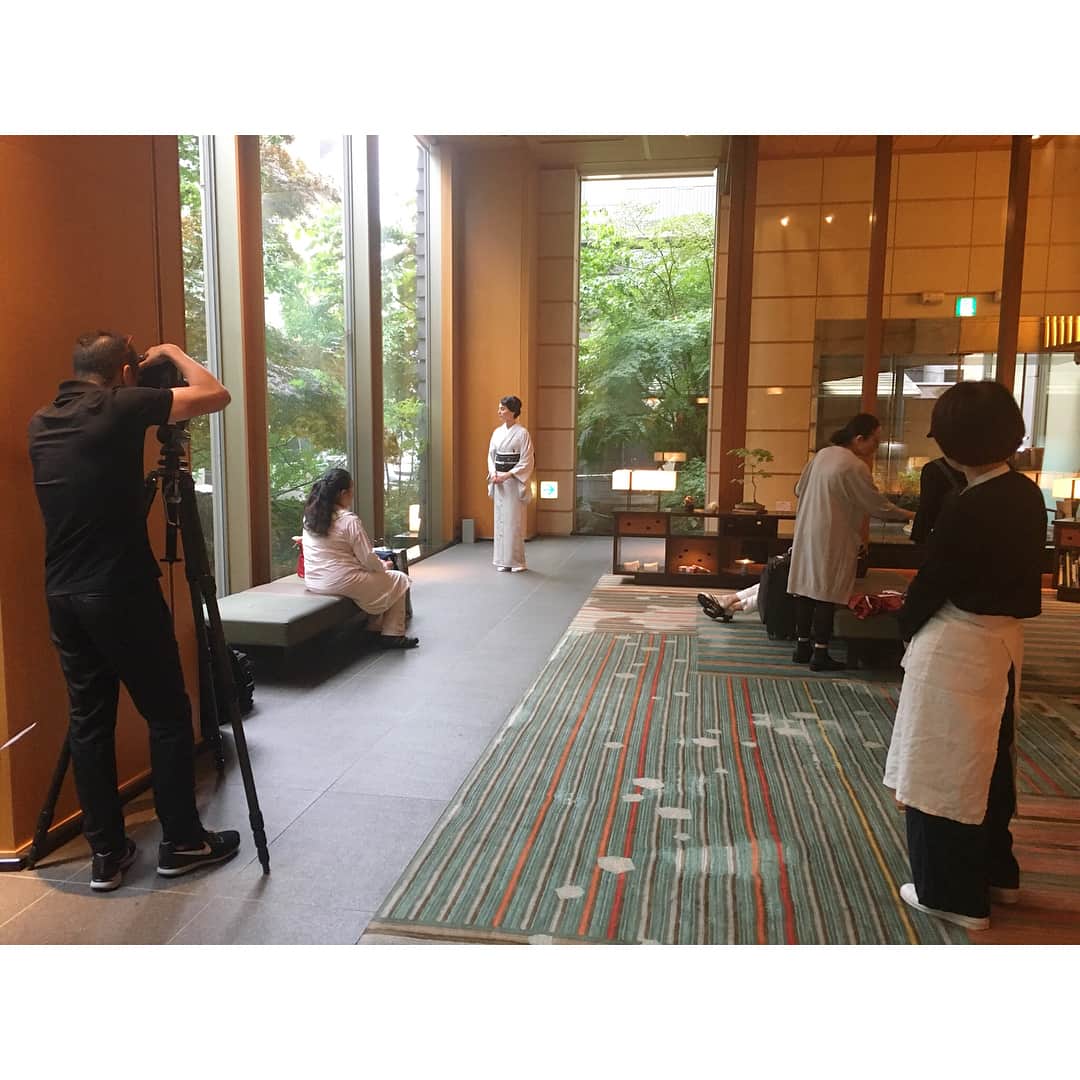 田沢美亜さんのインスタグラム写真 - (田沢美亜Instagram)「“東京の職人の技”をテーマに一から着物と帯を制作した贅沢な企画。 そして、ずっと憧れていた和装にフィンガーウェーブヘアー。 山本浩未さん @hiromicoy ありがとう💕 #きものサロン 2018年秋冬号楽しみです♬ @kateigaho_kimonosalon  #きものサロン #江戸の職人技 #東京友禅 #江戸刺繍 #江戸更紗 #江戸小紋 #着物 #kimono #tokyolife #田沢美亜#miatazawa #mia_no_wa_kokoro」6月20日 16時51分 - miatazawa