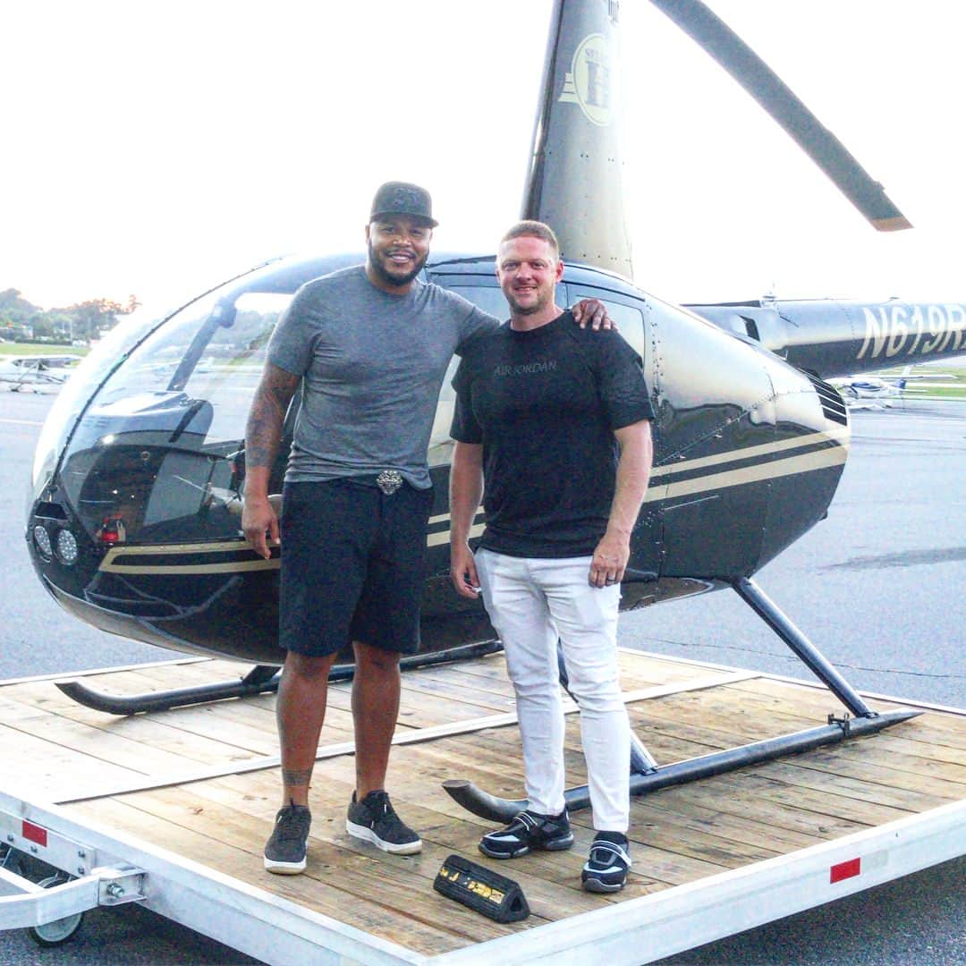 アンドリュー・ジョーンズのインスタグラム：「When you have Friend with helicopter thank you Chad @selecthelicopters  for the ride around #atlanta #fultoncountystadium #turnerfield #mercedesbenzstadium @suntrustpark @braves」
