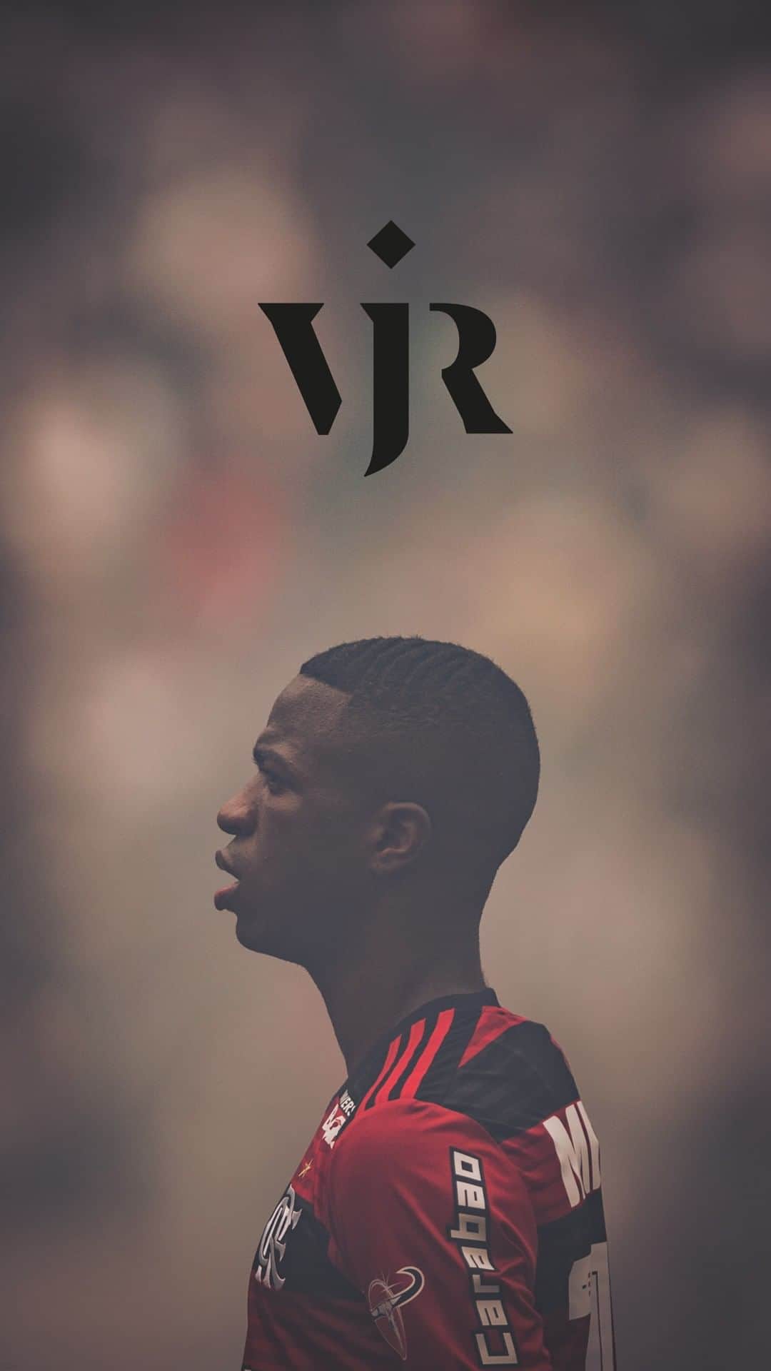 ヴィニシウス・ジュニオールのインスタグラム：「Vinicius Jr. retorna a São Gonçalo (Rio de Janeiro, Brasil), visita a escola de futebol onde começou a treinar, relembra os momentos de torcedor e fala sobre sua paixão pelo Flamengo.  Vinicius Jr. returns to São Gonçalo, visits the school where he started to train and recalls the times of fan and his passion for Flamengo.  Director: Kátia Lessa and João Wainer  Art Director: Renato Forster Sound: Uerlem Queiroz  Agency: Esfera」