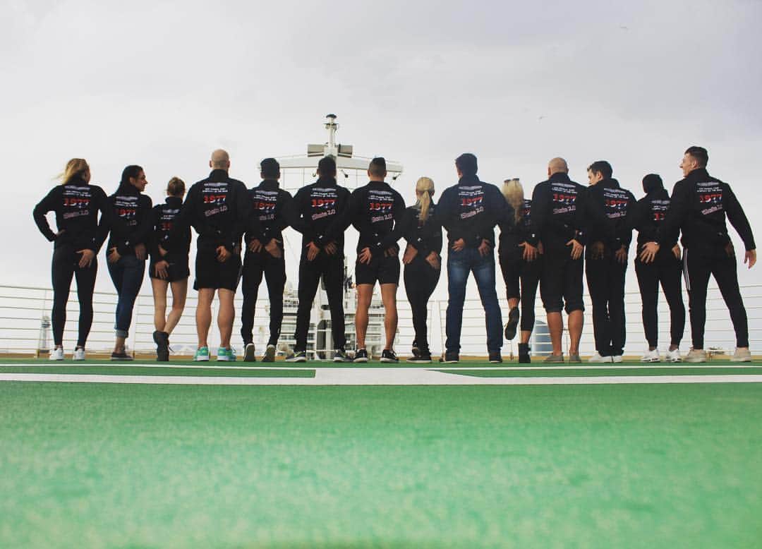 イレタ・シレテのインスタグラム：「Symphony of the Seas Cast 1 💪🏾 . . #symphonyoftheseas #cast1 #bethecount #feelthelight #hugtime #helipad #goodmemories #castjackets #shiplife #icecast #1977 #iSkate2.0 #iceshow #enjoy」