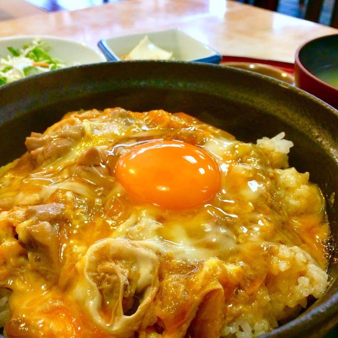 福島県さんのインスタグラム写真 - (福島県Instagram)「味わって！川俣シャモ プリプリとした食感と優れたうまみが特徴の川俣町を代表する地鶏です。店舗によって、メニューも様々。東京の有名店でも評価される味をお楽しみください！ #川俣シャモ #地鶏料理 #地鶏 #川俣シャモ親子丼 #親子丼 #道の駅川俣 #シルクピア #川俣町 #kawamata #福島 #ふくしま #fukushima #ふくしまからはじめよう #futurefromfukushima #味わって #fukushimafood  #food_of_japan #japantrip #art_of_japan #instagramjapan #insta_fukushima」6月21日 17時16分 - realize_fukushima