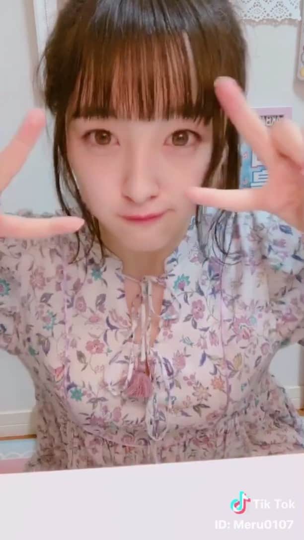 のインスタグラム：「よろしくお願いします٩( ᐛ )و TIKTOKの動画だよん💞  メッ！メッ！」