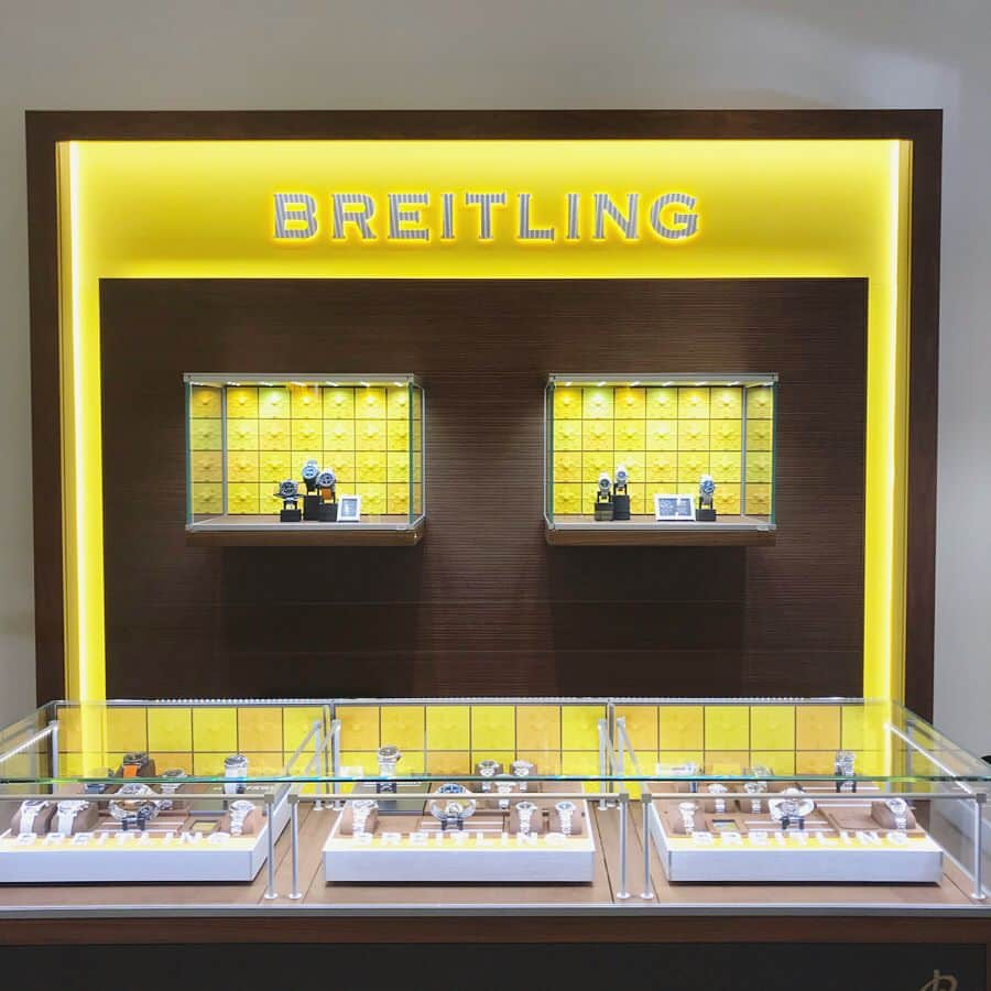 muua777さんのインスタグラム写真 - (muua777Instagram)「: アウトレット初出店‼︎ @breitling_japan がジャズドリーム長島にopenしたのでお邪魔してきました☺︎♡ レディースの時計もあるなんて知らなかったんですが、女性らしいデザインのものからかっこいいものまで、心惹かれる腕時計がたくさんでした⌚️ 高級時計のBREITLINGがアウトレット価格で、しかも気軽にお店に入りやすくてとっても良かったです‼︎ ・ ・ #ジャズドリーム長島#アウトレット#ブライトリング#breitling#outlet#squadonamission#watch#fashion#ファッション#腕時計#時計」6月21日 16時06分 - muua777