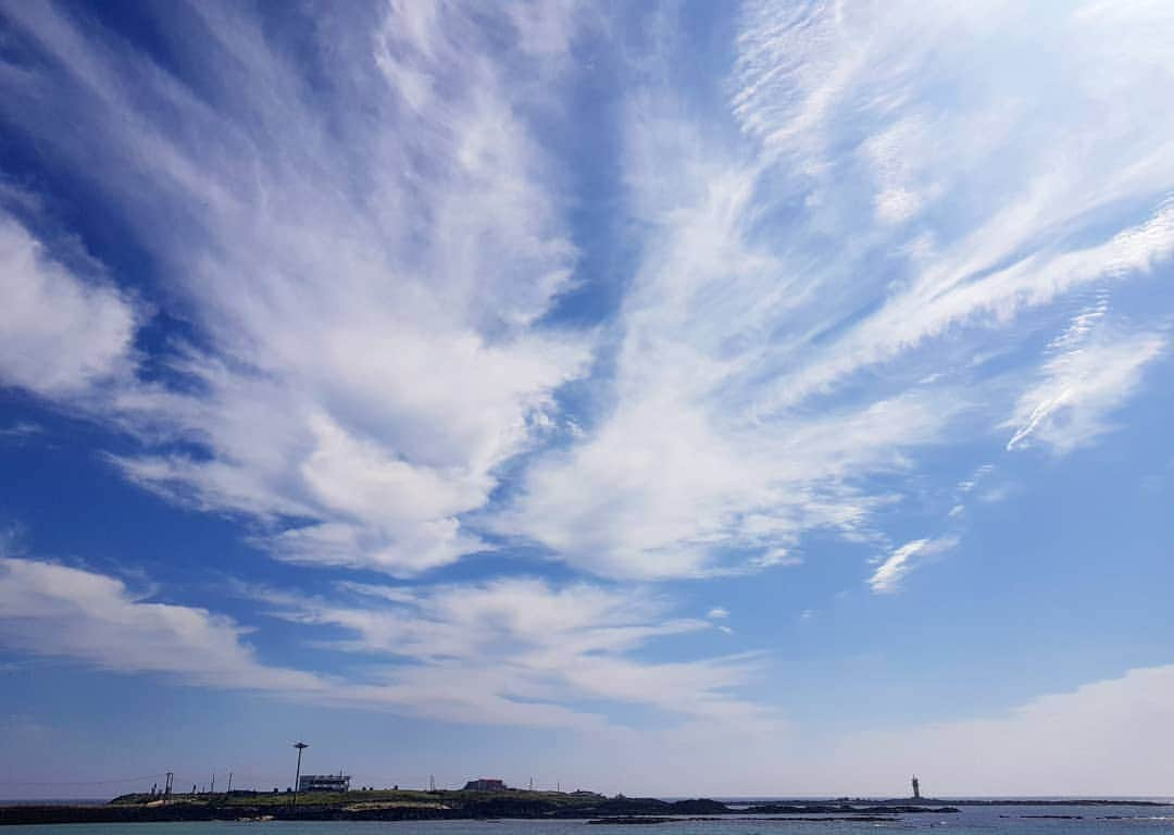 イ・ジェジュンさんのインスタグラム写真 - (イ・ジェジュンInstagram)「☁️」6月21日 20時22分 - leejj1020