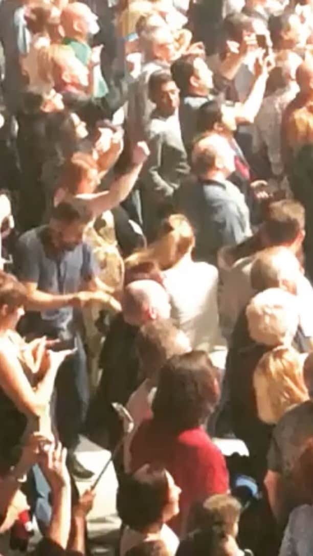 ブライアン・アダムスのインスタグラム：「Couple swing dancing to “you belong to me” from the album “Get Up” at Wembley, London」