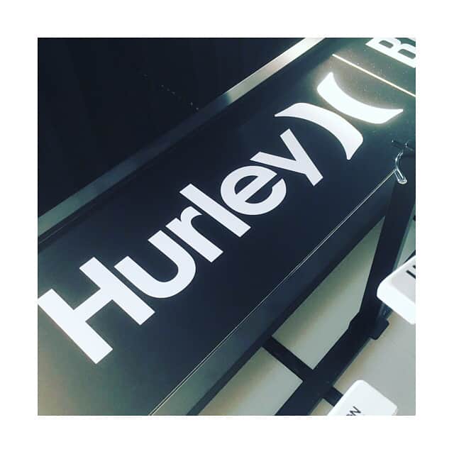RENA（久保田玲奈）さんのインスタグラム写真 - (RENA（久保田玲奈）Instagram)「‪今日はNIKEの関連グループであるサーフブランド【Hurley】の展示会にお邪魔させていただきました❤️‬ ‪サーフィンを始めて水着やラッシュガードなど揃えようと思っていたので、まさにすごいタイミングでサポートをしていただけるようになり感謝感謝です😭‬ ‪ 試合終わったらサーフィンしまくる🏄‍♀️❤️‬ #nike #hurley」6月22日 0時43分 - sb_rena