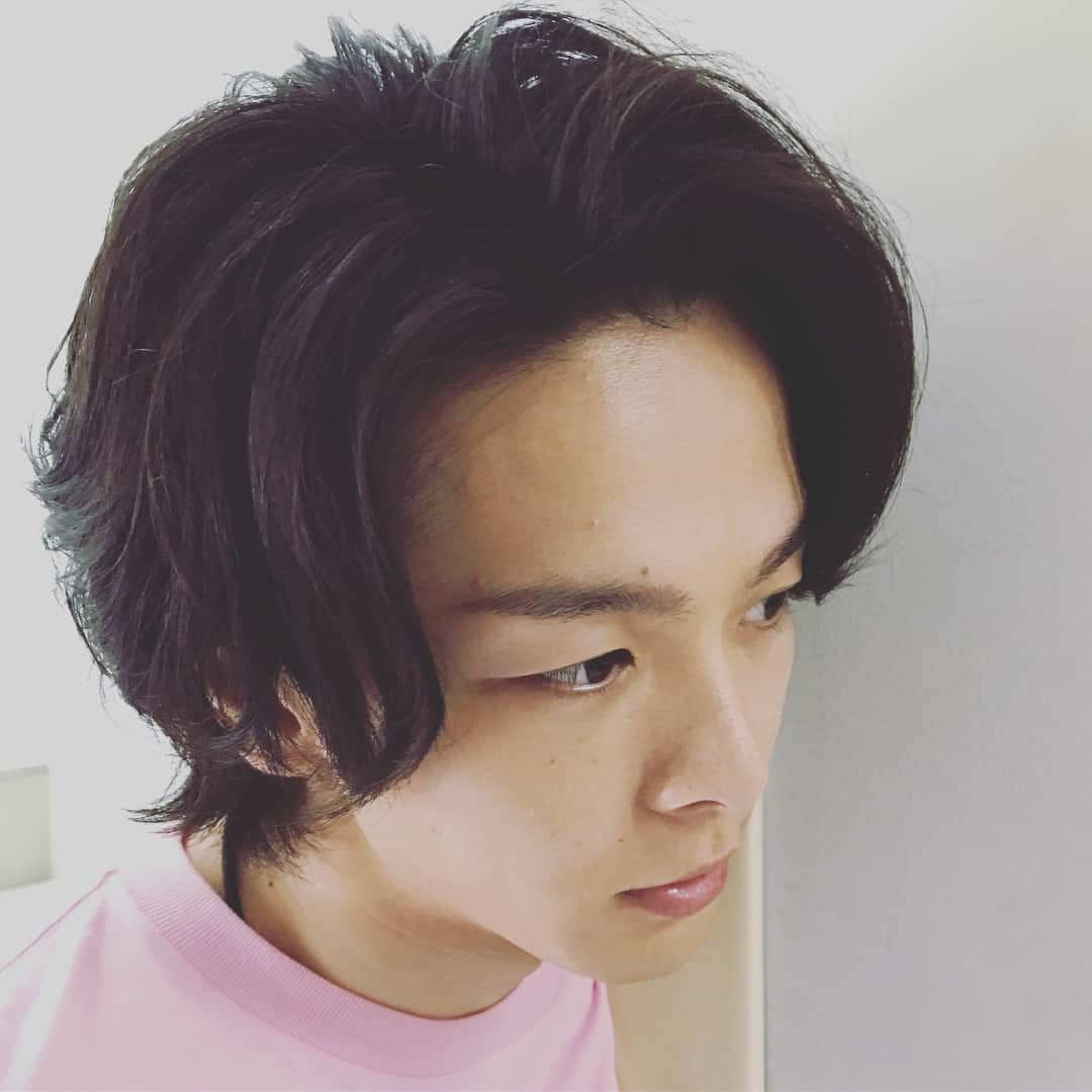 日本テレビ「崖っぷちホテル！」さんのインスタグラム写真 - (日本テレビ「崖っぷちホテル！」Instagram)「開いてます‼️ #目線 #外れてますけど #でも #👍 #江口補給 #今週も #お疲れさん #中村倫也 #崖っぷちホテル #崖ホテ #本日のお客様は #宇海直哉様」6月22日 21時29分 - gakehote_ntv