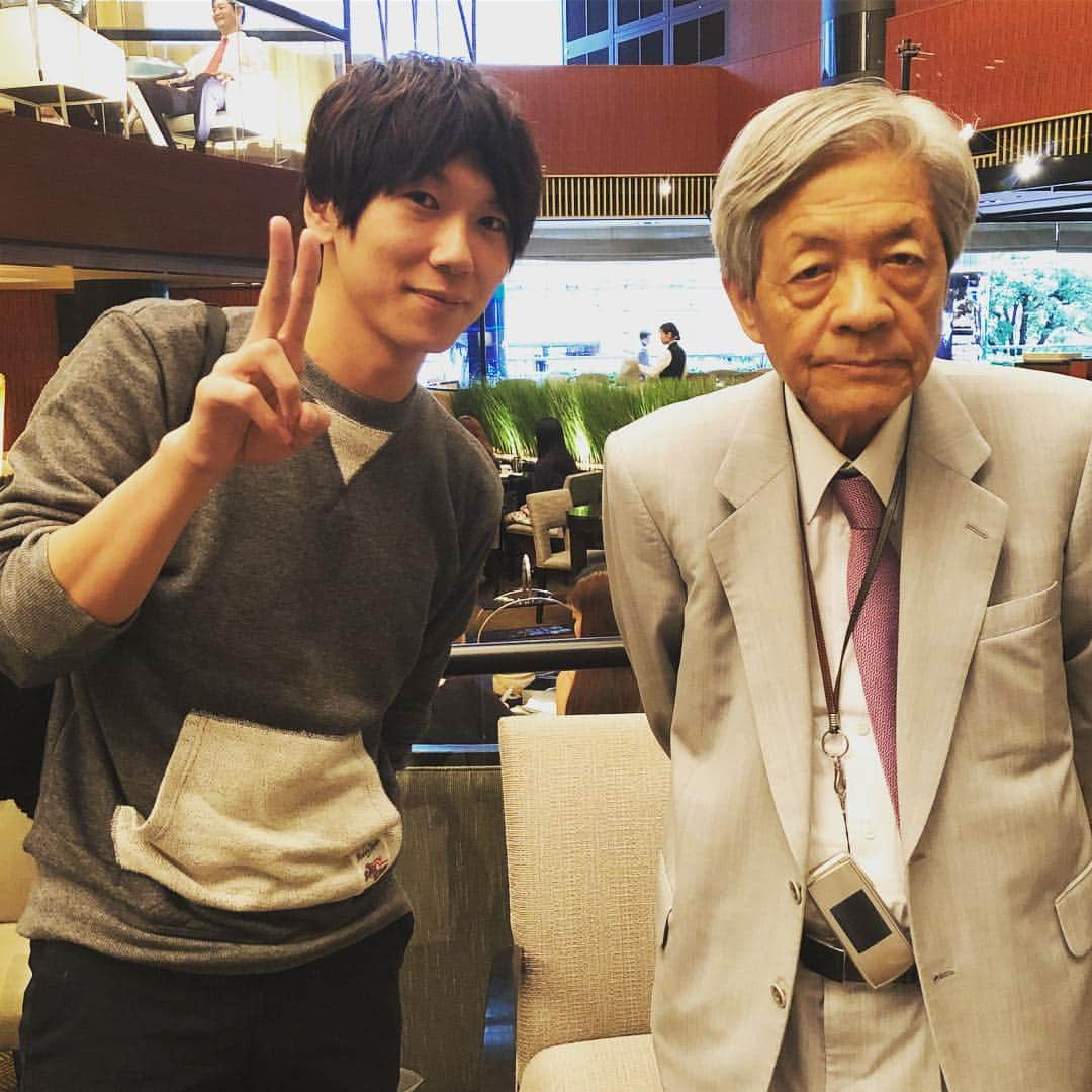 古市憲寿さんのインスタグラム写真 - (古市憲寿Instagram)「田原総一朗さんにばったり会うの巻。  #田原総一郎 #異様に元気」6月22日 13時36分 - poe1985