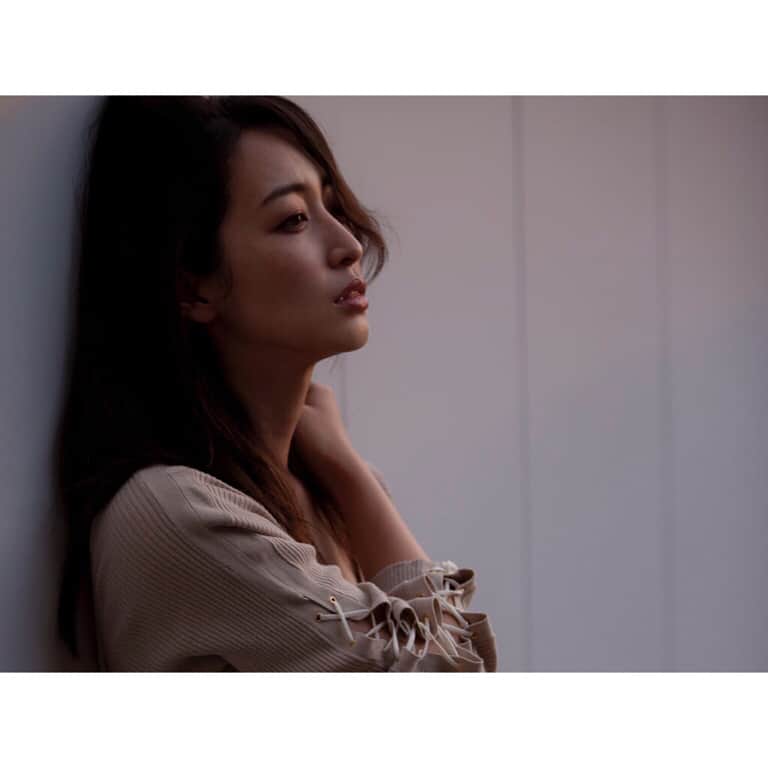 上野なつひさんのインスタグラム写真 - (上野なつひInstagram)「📷 @toshihirakawa  #photography  #photographer  #portrait  #ポートレート #カメラ女子 #なつひ作品撮り」6月22日 14時14分 - natsuhi